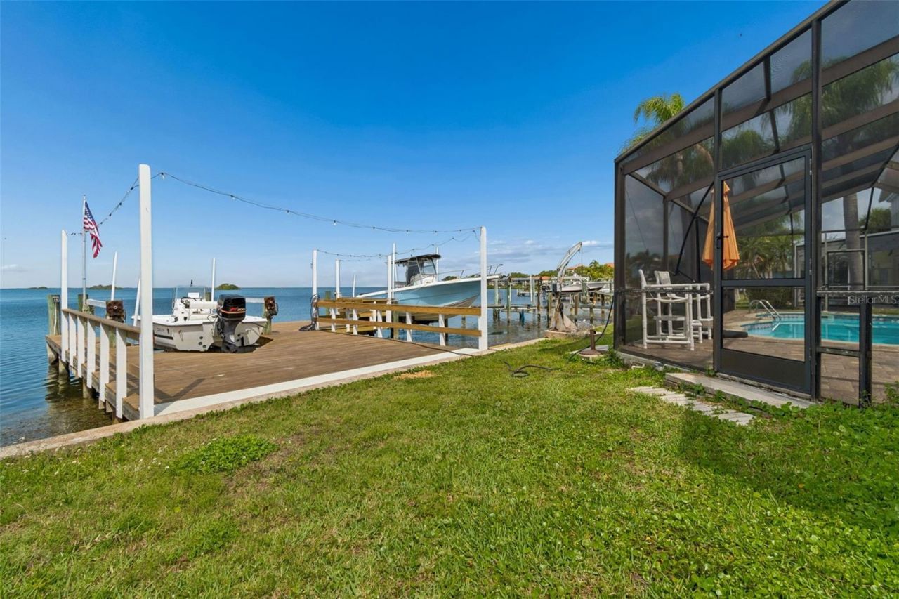 300 Driftwood Drive W, Palm Harbor, FL 34683 Photo