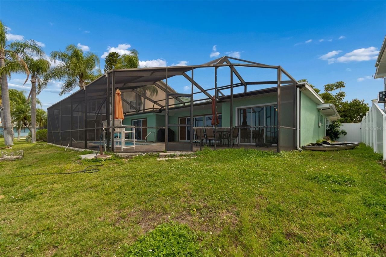 300 Driftwood Drive W, Palm Harbor, FL 34683 Photo