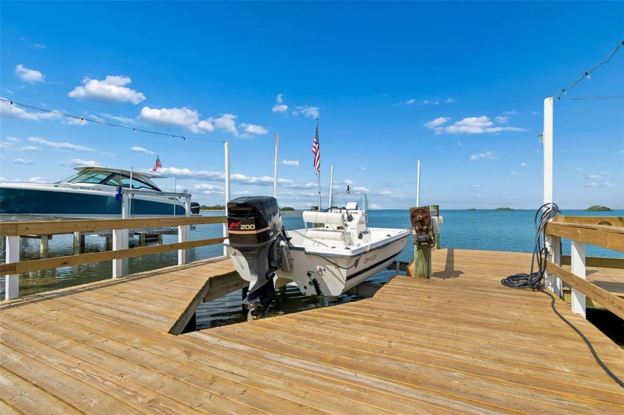 300 Driftwood Drive W, Palm Harbor, FL 34683 Photo