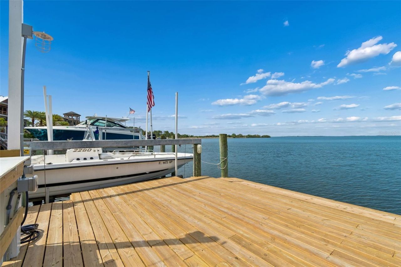 300 Driftwood Drive W, Palm Harbor, FL 34683 Photo