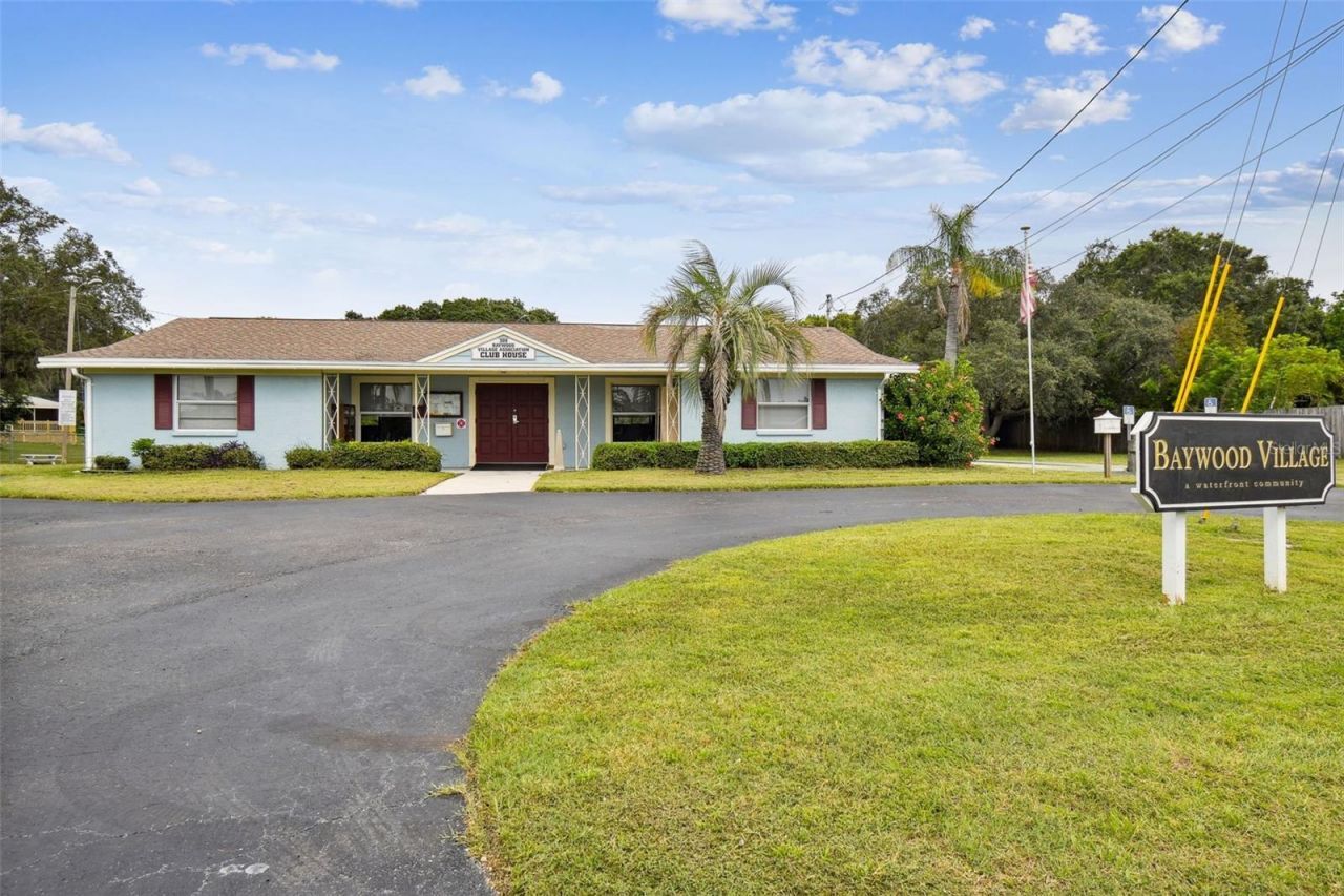 300 Driftwood Drive W, Palm Harbor, FL 34683 Photo