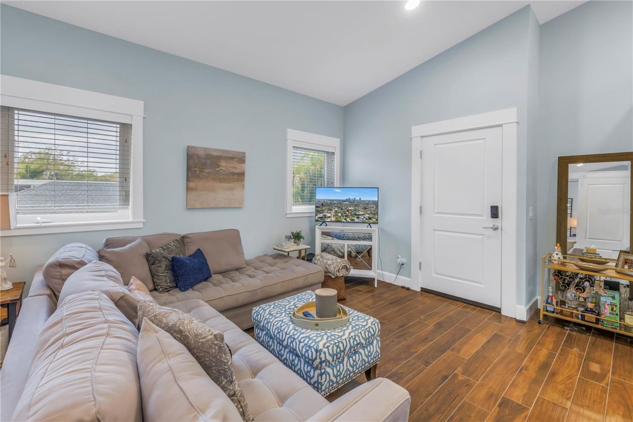 436 12th Avenue Ne, Saint Petersburg, FL 33701 Photo