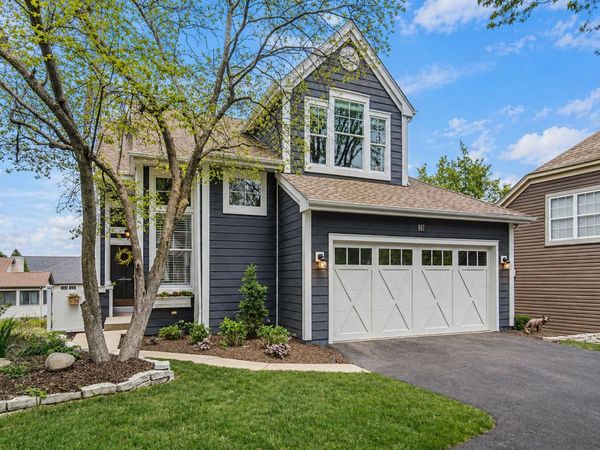 807 Viewpointe Drive , St. Charles, IL 60174