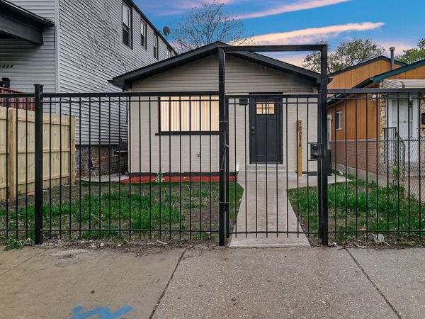 6420 S Winchester Avenue , Chicago, IL 60636