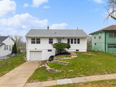 5329 N 47th Street , Omaha, NE 68104