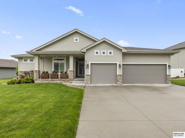 21805 H Street, Elkhorn, NE 68022