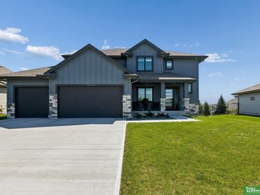 10639 S 190th Street , Omaha, NE 68136