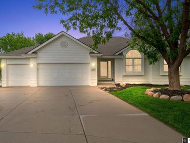 16650 Redwood Street , Omaha, NE 68136