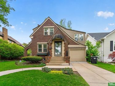739 J E George Boulevard, Omaha, NE 68132