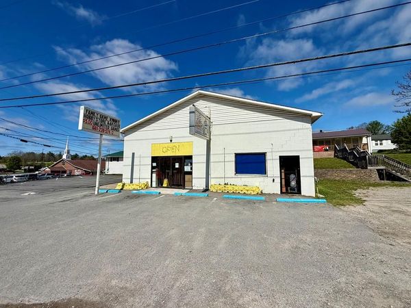 1907 Robert C Byrd Dr., MAC ARTHUR, WV 25873