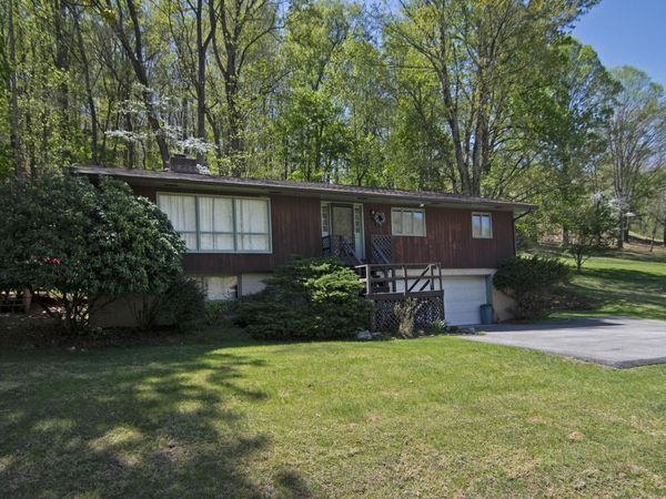 618 Greenbrier Avenue, Hinton, WV 25951