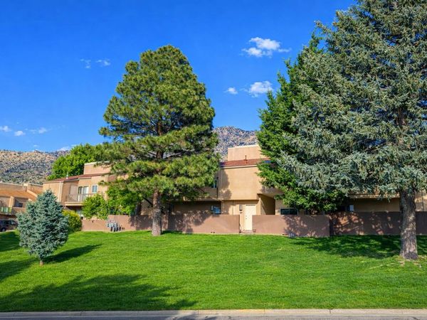 13270 Candelaria Road NE, Albuquerque, NM 87112