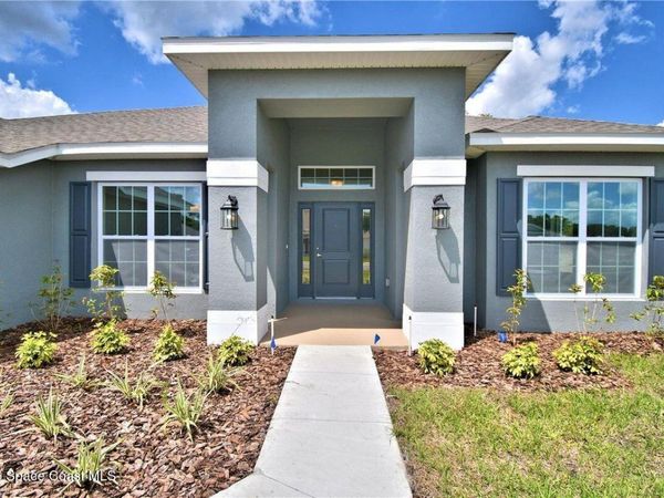 527 Winer Avenue SW, Palm Bay, FL 32908