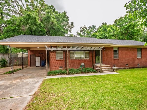 214 Pollard St, Batesville, MS 38606