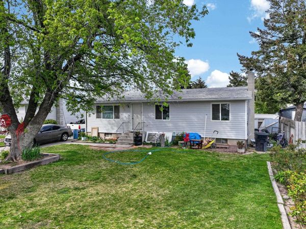 385 Adams Street, American Falls, ID 83211