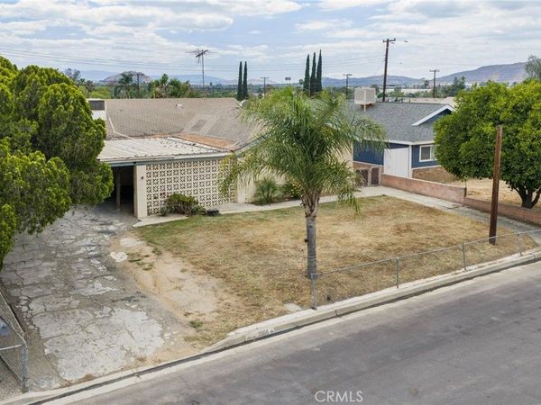 3306 Debbie Lane, Riverside, CA 92501