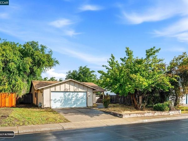 26 Polaris Dr, Pittsburg, CA 94565