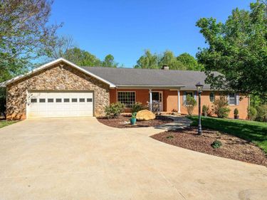 4568 ROCKFISH GAP TPKE , Charlottesville, VA 22903