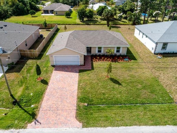 986 SW Romaine Lane, Port St. Lucie, FL 34953