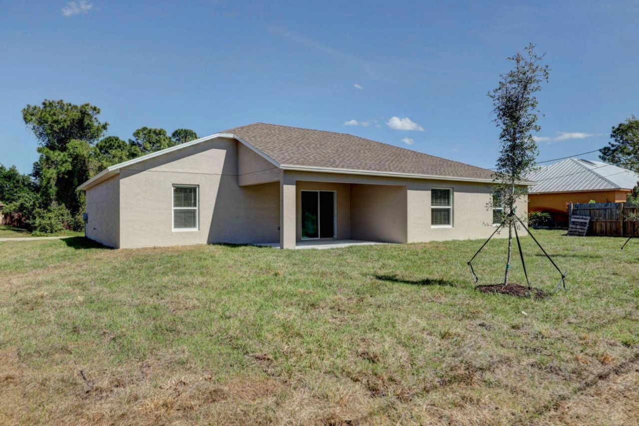 5181 NW Mayfield Lane, Port Saint Lucie, FL 34983 Photo