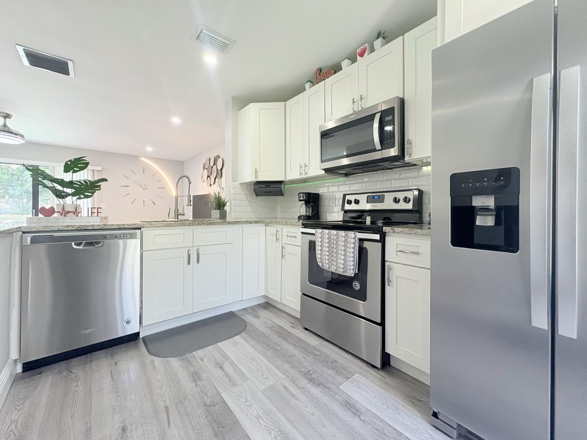 850 Hill Drive, Unit D, West Palm Beach, FL 33415 Photo