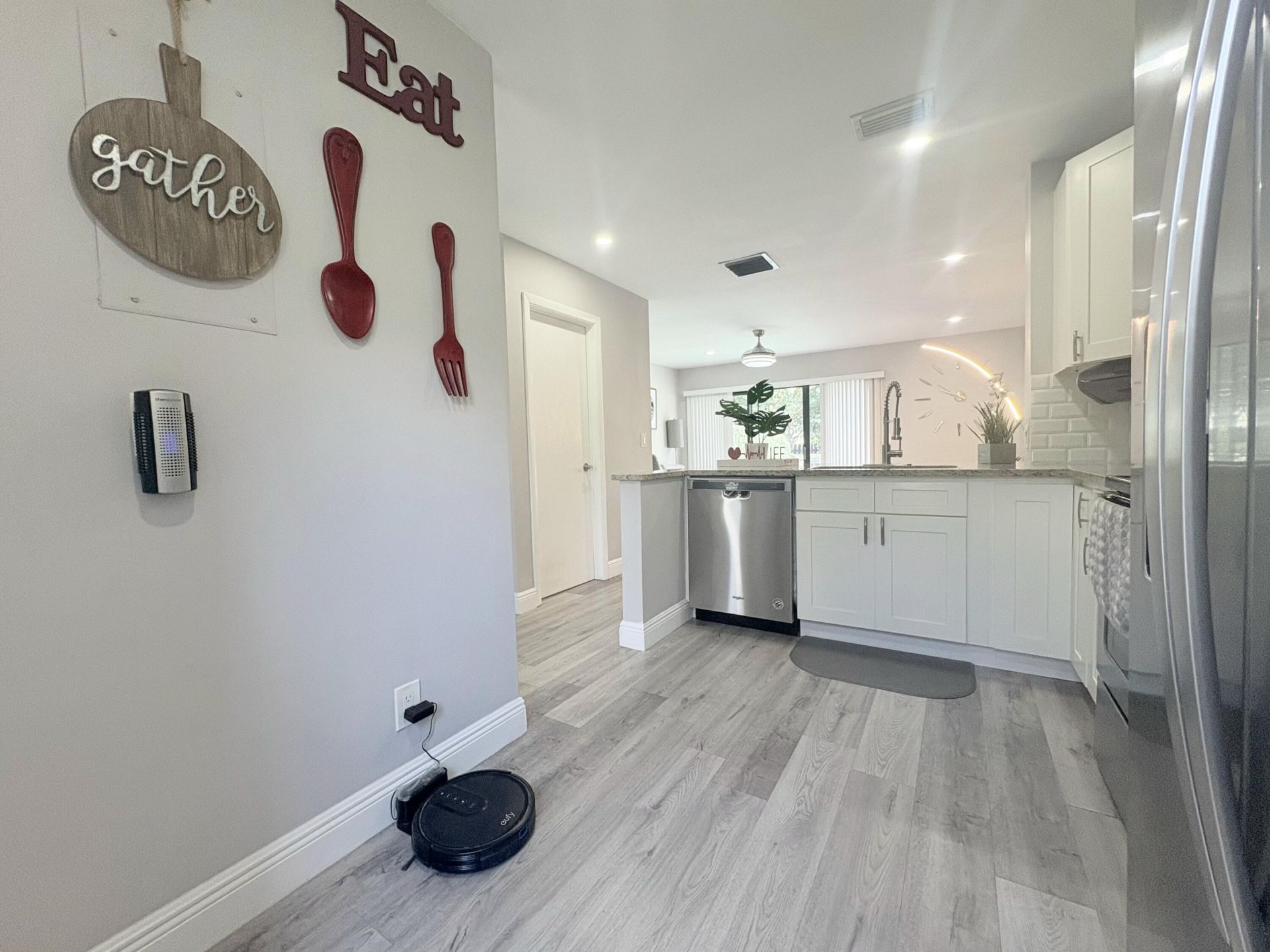 850 Hill Drive, Unit D, West Palm Beach, FL 33415 Photo