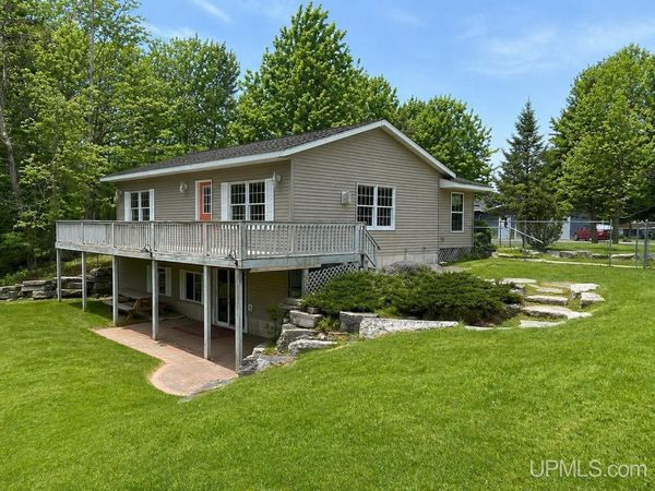 7643 W Rivers Bend Drive, Hiawatha Twp, MI 49854