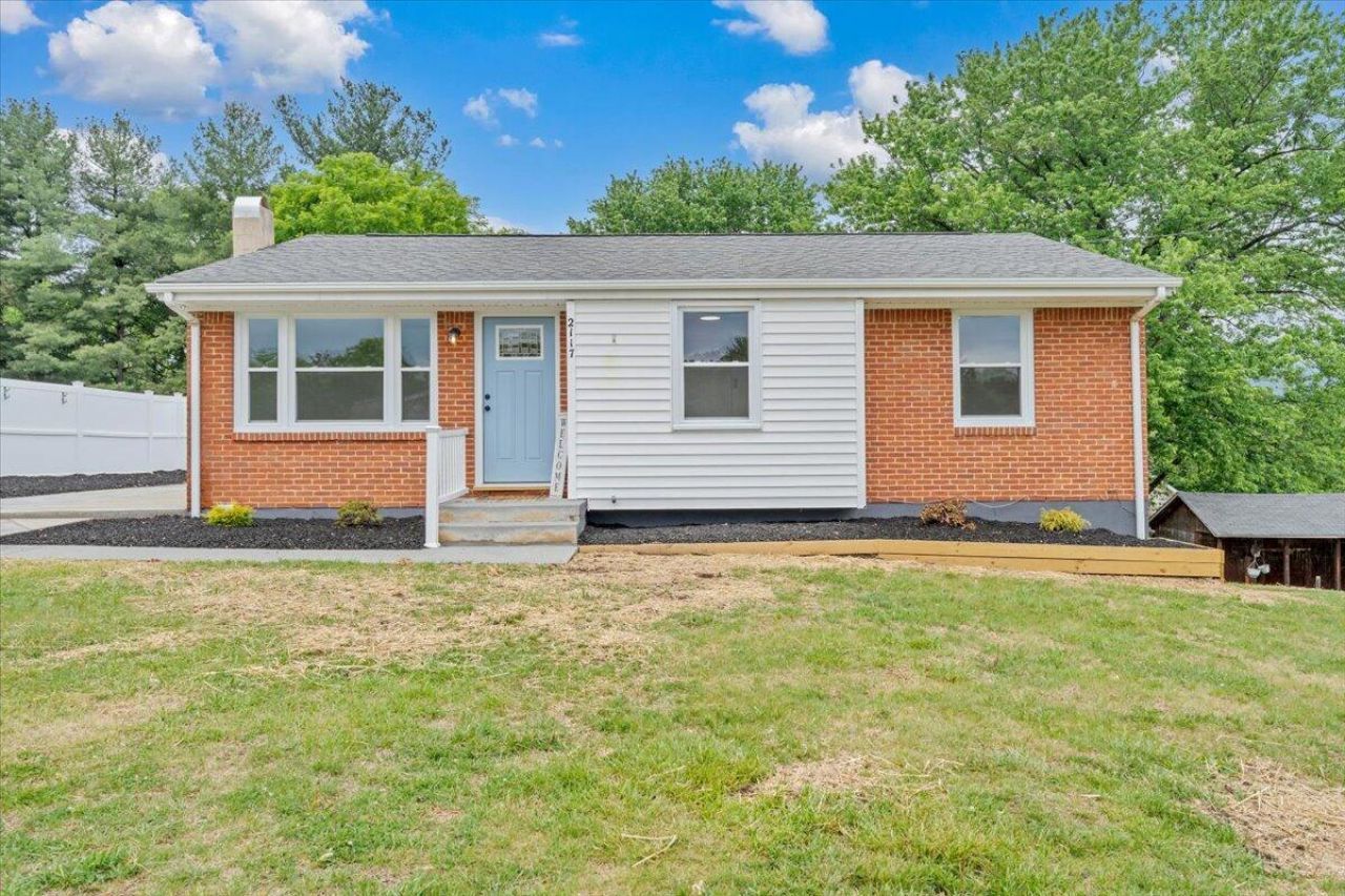 2117 Bailey Ave, Salem, VA 24153 Main Photo