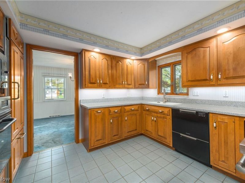 22870 Laramie Drive , Rocky River, OH 44116 Photo 13