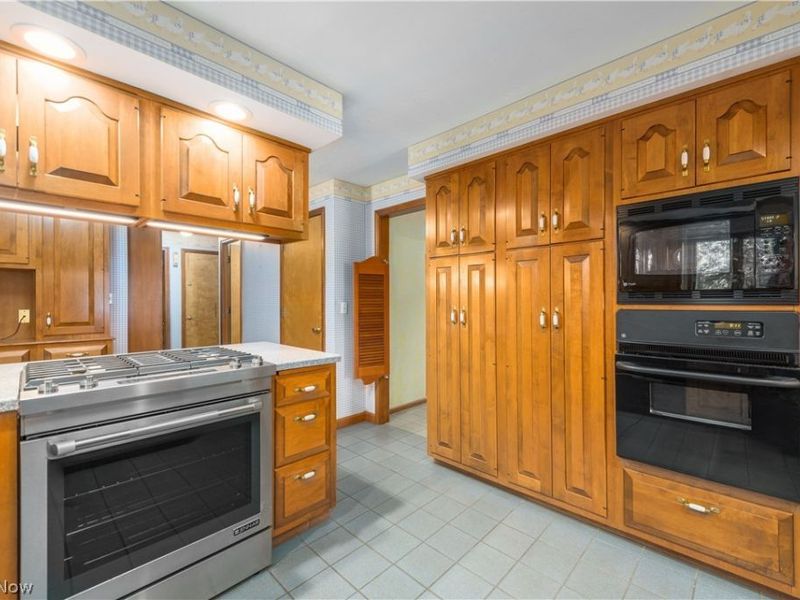 22870 Laramie Drive , Rocky River, OH 44116 Photo 14