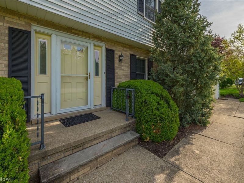 22870 Laramie Drive , Rocky River, OH 44116 Photo 3