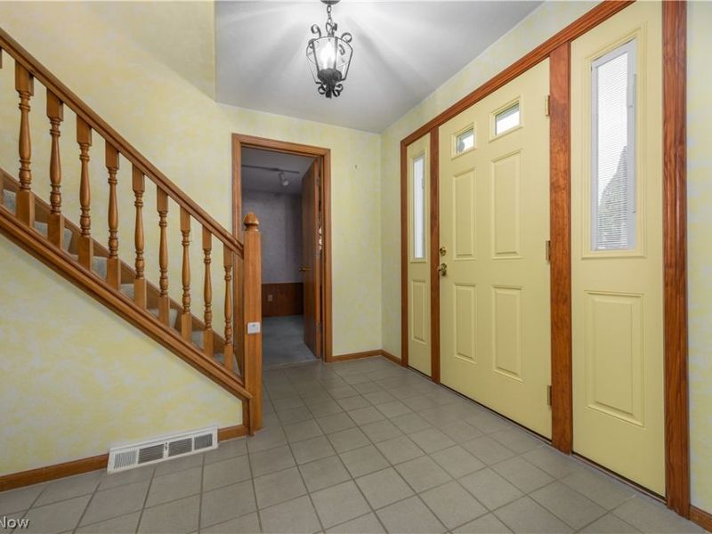 22870 Laramie Drive , Rocky River, OH 44116 Photo 4