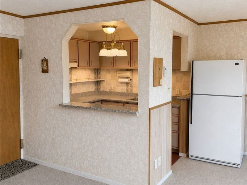 14567 Madison Avenue , Unit 609, Lakewood, OH 44107 Photo 2