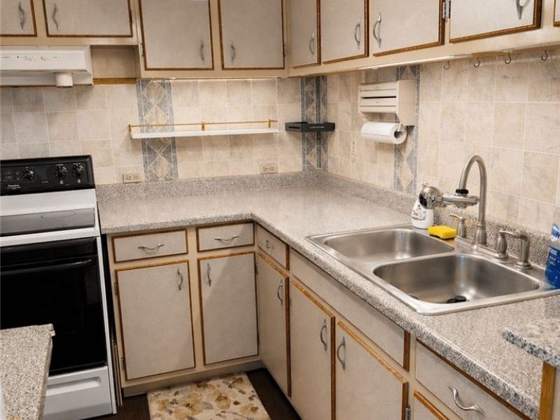 14567 Madison Avenue , Unit 609, Lakewood, OH 44107 Photo 5