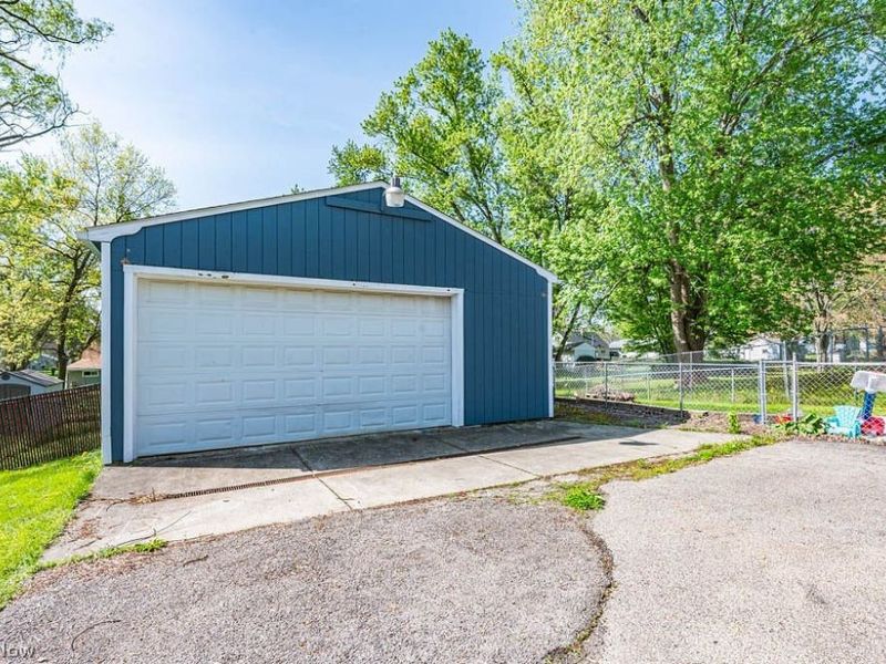 2337 Bel Aire Lane, Poland, OH 44514 Photo 20