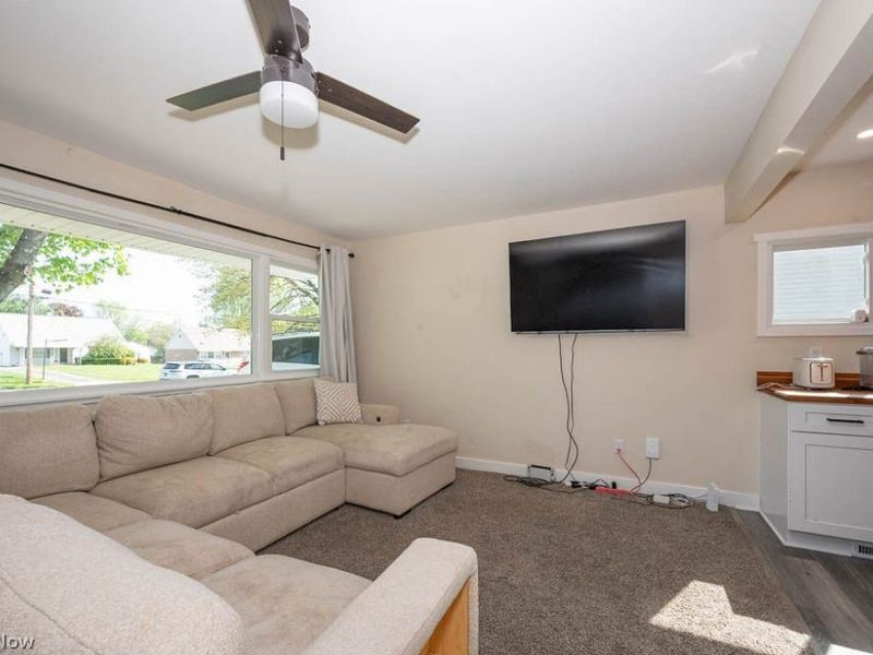2337 Bel Aire Lane, Poland, OH 44514 Photo 7