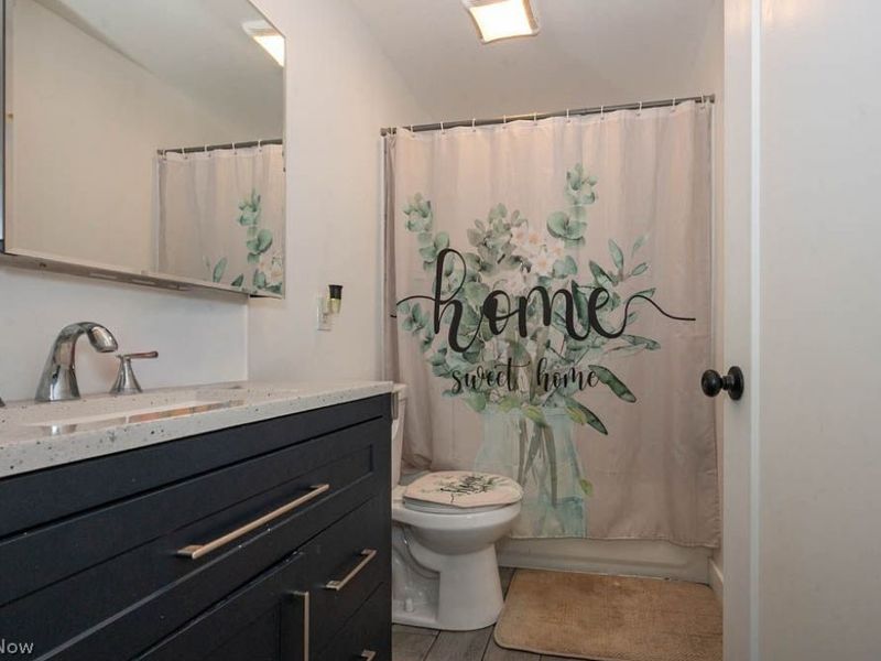 2337 Bel Aire Lane, Poland, OH 44514 Photo 9