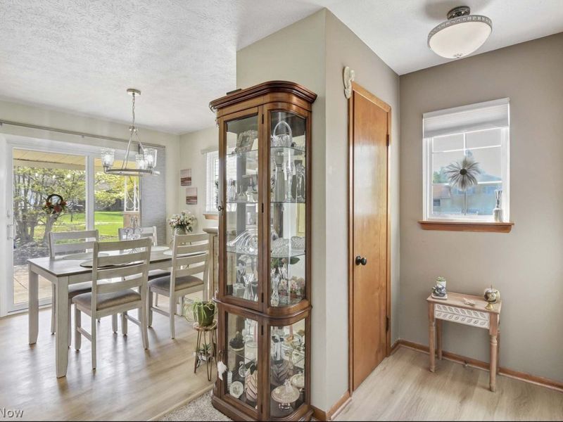 8702 Cambridge Drive , Parma, OH 44129 Photo 11