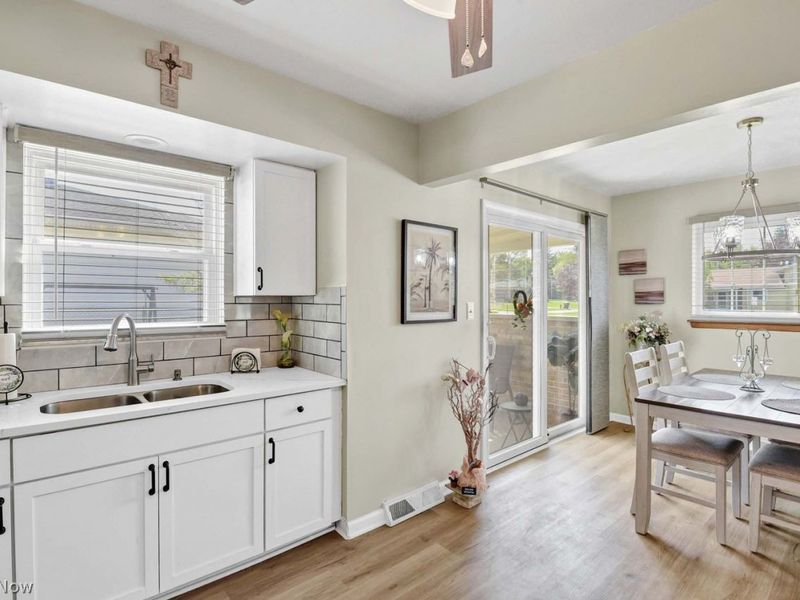 8702 Cambridge Drive , Parma, OH 44129 Photo 12