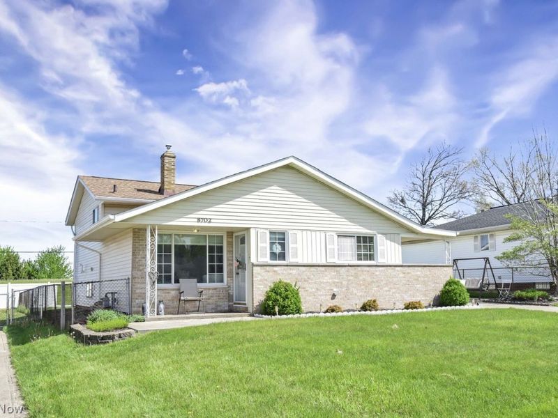 8702 Cambridge Drive , Parma, OH 44129 Photo 2