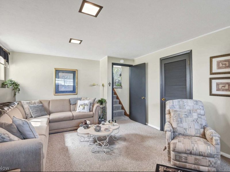 8702 Cambridge Drive , Parma, OH 44129 Photo 29