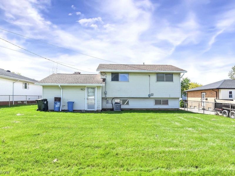 8702 Cambridge Drive , Parma, OH 44129 Photo 35