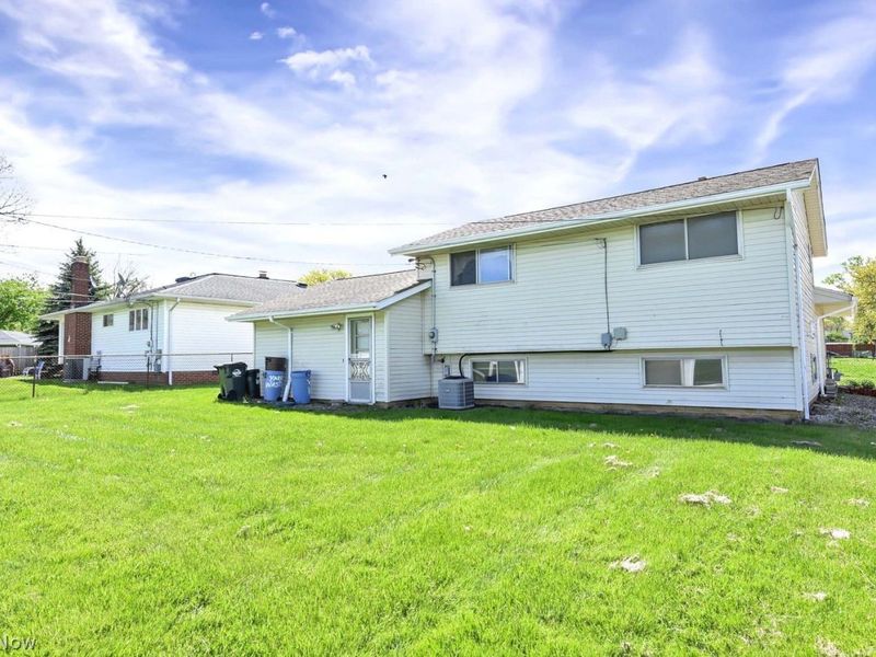 8702 Cambridge Drive , Parma, OH 44129 Photo 37