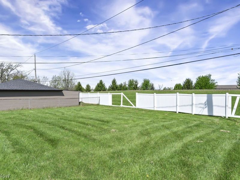 8702 Cambridge Drive , Parma, OH 44129 Photo 38