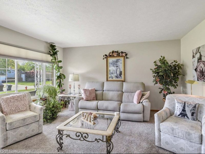 8702 Cambridge Drive , Parma, OH 44129 Photo 5