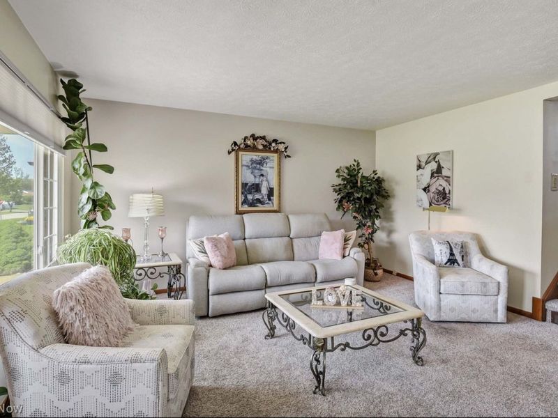 8702 Cambridge Drive , Parma, OH 44129 Photo 6