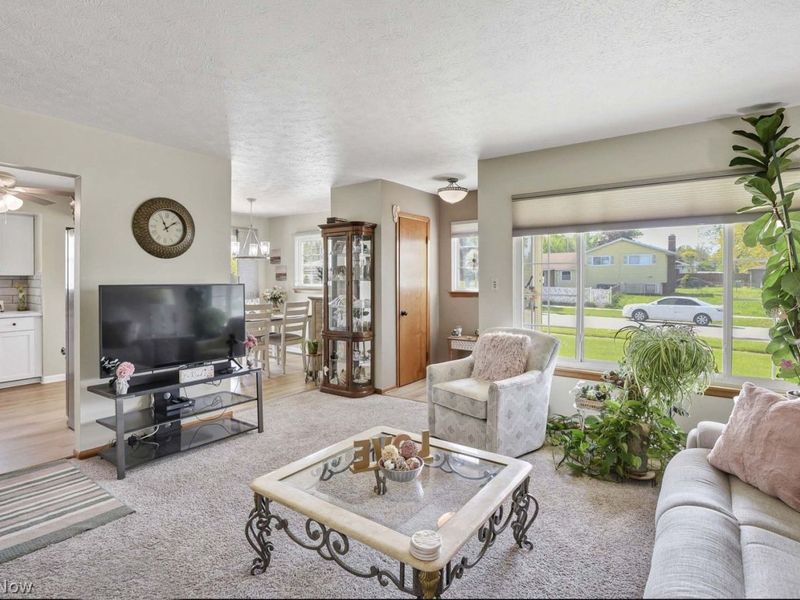 8702 Cambridge Drive , Parma, OH 44129 Photo 8