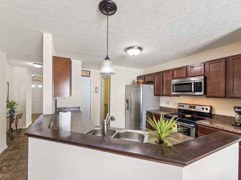 115 Carrington Court , Elyria, OH 44035 Photo 11