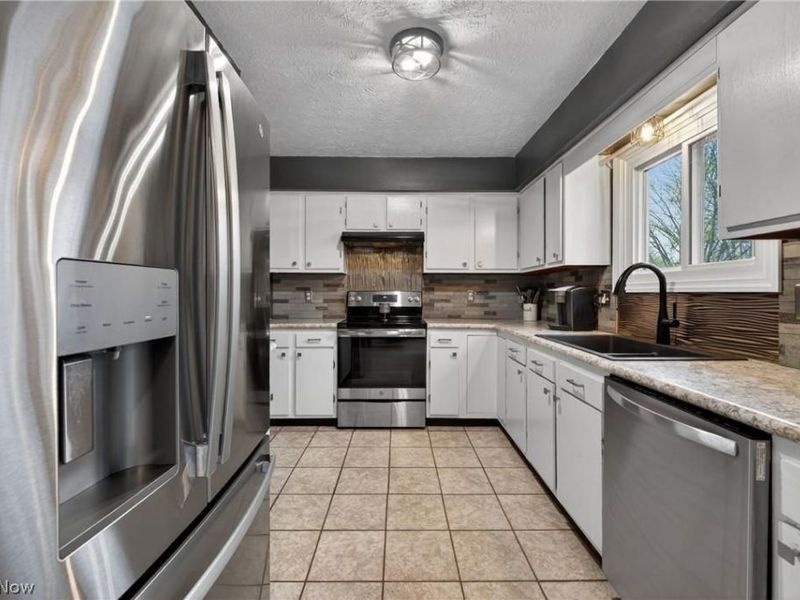 412 Stonewood Street , Canal Fulton, OH 44614 Photo 7