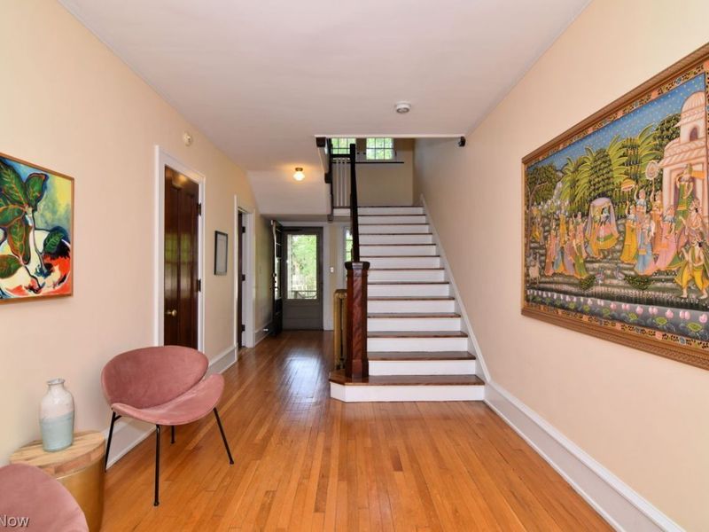 2868 Lee Road , Shaker Heights, OH 44120 Photo 2